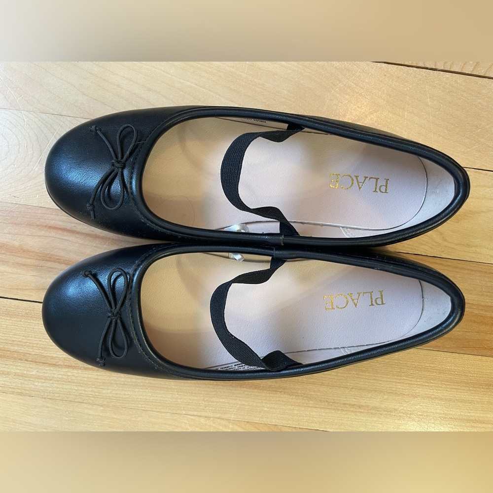 Children’s Place black Mary Jane’s size 1
